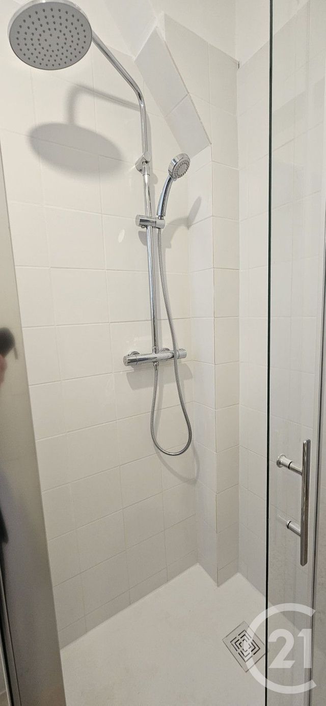 Appartement T1 à louer - 1 pièce - 22.56 m2 - FORCALQUIER - 04 - PROVENCE-ALPES-COTE-D-AZUR - Century 21 Provence Immobilier