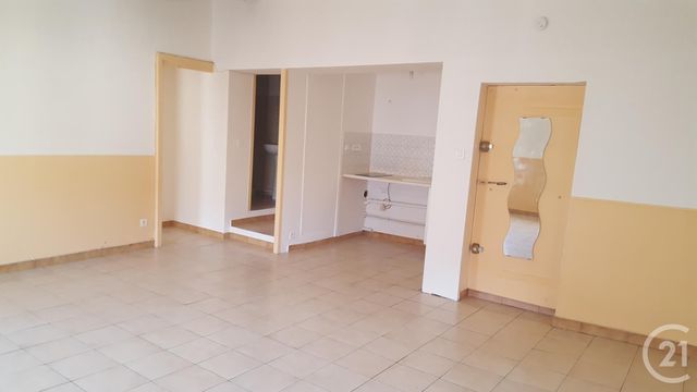 Afficher la photo en grand Appartement T2 à vendre - 2 pièces - 48.0 m2 - FORCALQUIER - 04 - PROVENCE-ALPES-COTE-D-AZUR - Century 21 Provence Immobilier