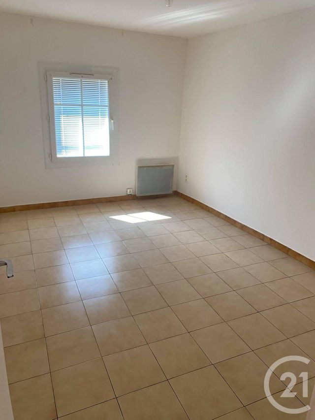 Afficher la photo en grand Appartement T2 à vendre - 2 pièces - 48.0 m2 - FORCALQUIER - 04 - PROVENCE-ALPES-COTE-D-AZUR - Century 21 Provence Immobilier