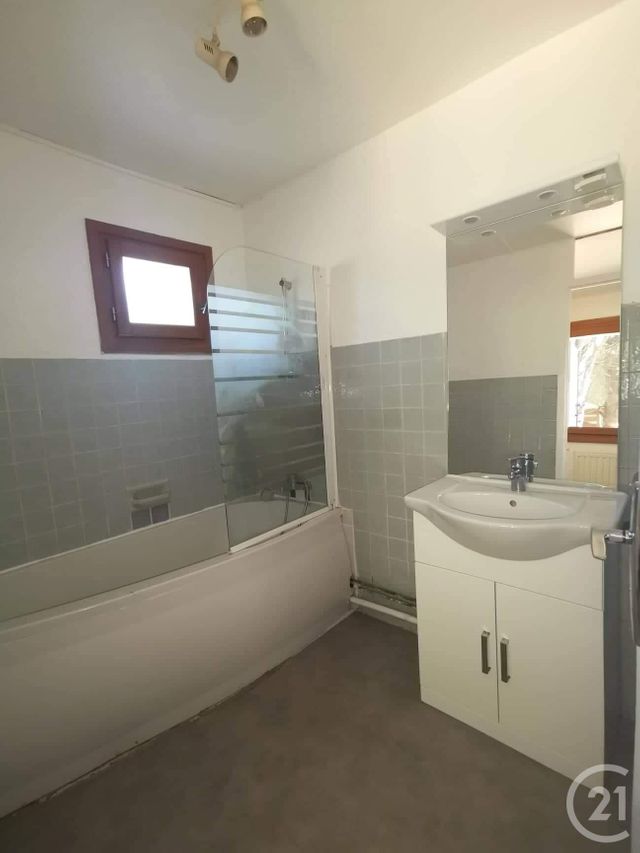 Afficher la photo en grand maison à vendre - 7 pièces - 197.19 m2 - ST MICHEL L OBSERVATOIRE - 04 - PROVENCE-ALPES-COTE-D-AZUR - Century 21 Provence Immobilier