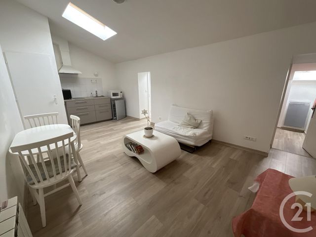 appartement à louer - 1 pièce - 26.98 m2 - FORCALQUIER - 04 - PROVENCE-ALPES-COTE-D-AZUR - Century 21 Provence Immobilier