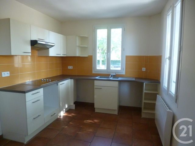 Appartement F3 à louer - 3 pièces - 71.92 m2 - REILLANNE - 04 - PROVENCE-ALPES-COTE-D-AZUR - Century 21 Provence Immobilier