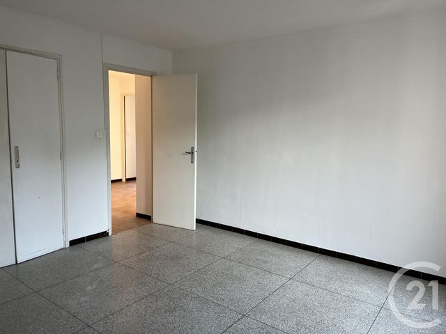 Afficher la photo en grand Appartement F2 à vendre - 2 pièces - 64.76 m2 - FORCALQUIER - 04 - PROVENCE-ALPES-COTE-D-AZUR - Century 21 Provence Immobilier
