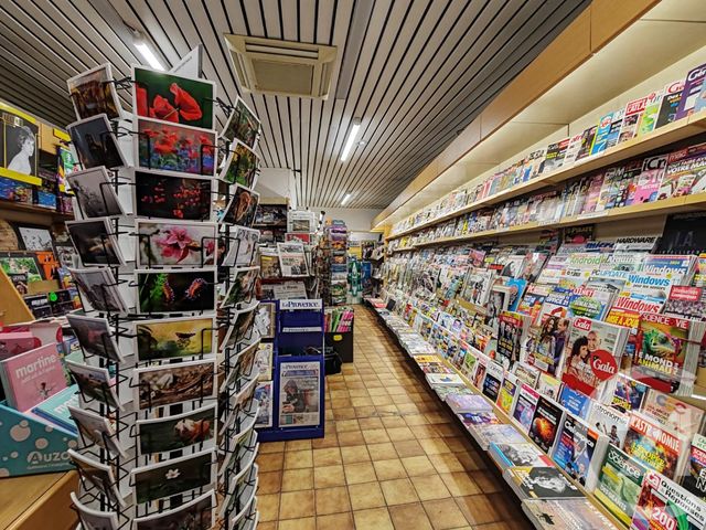 Afficher la photo en grand Appartement Local à vendre - 1 pièce - 44.91 m2 - FORCALQUIER - 04 - PROVENCE-ALPES-COTE-D-AZUR - Century 21 Provence Immobilier