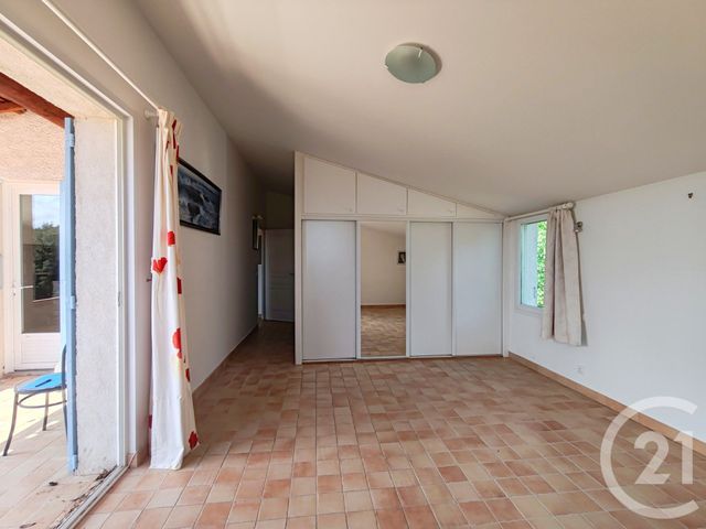 Afficher la photo en grand maison à vendre - 8 pièces - 244.24 m2 - ST MICHEL L OBSERVATOIRE - 04 - PROVENCE-ALPES-COTE-D-AZUR - Century 21 Provence Immobilier