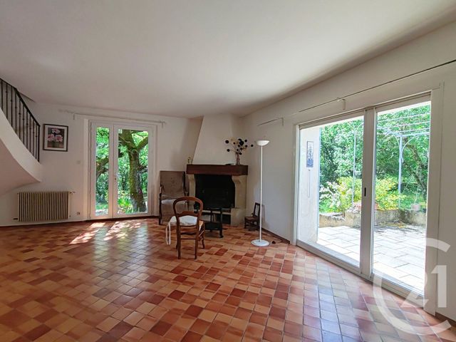 Afficher la photo en grand maison à vendre - 8 pièces - 244.24 m2 - ST MICHEL L OBSERVATOIRE - 04 - PROVENCE-ALPES-COTE-D-AZUR - Century 21 Provence Immobilier