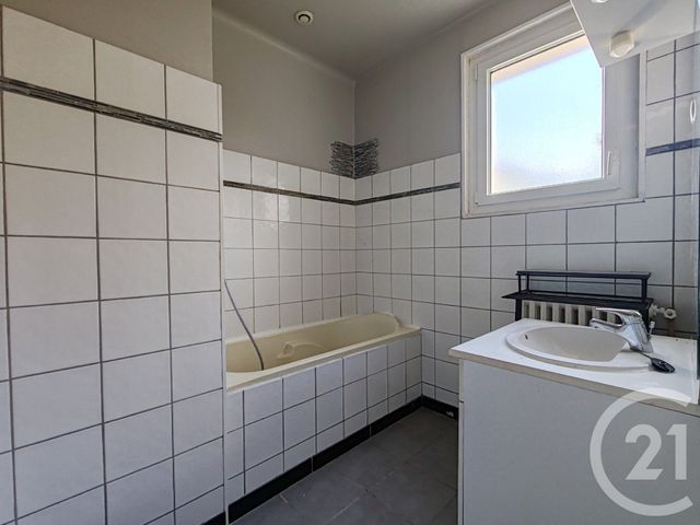 maison à vendre - 7 pièces - 152.8 m2 - ORAISON - 04 - PROVENCE-ALPES-COTE-D-AZUR - Century 21 Provence Immobilier