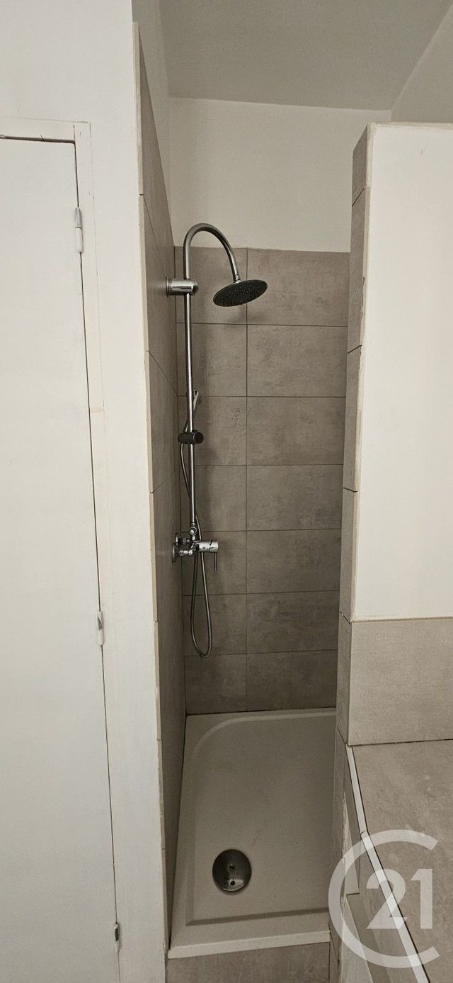 Appartement Studio à louer - 1 pièce - 27.49 m2 - FORCALQUIER - 04 - PROVENCE-ALPES-COTE-D-AZUR - Century 21 Provence Immobilier