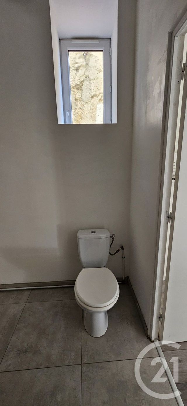 Appartement Studio à louer - 1 pièce - 27.49 m2 - FORCALQUIER - 04 - PROVENCE-ALPES-COTE-D-AZUR - Century 21 Provence Immobilier