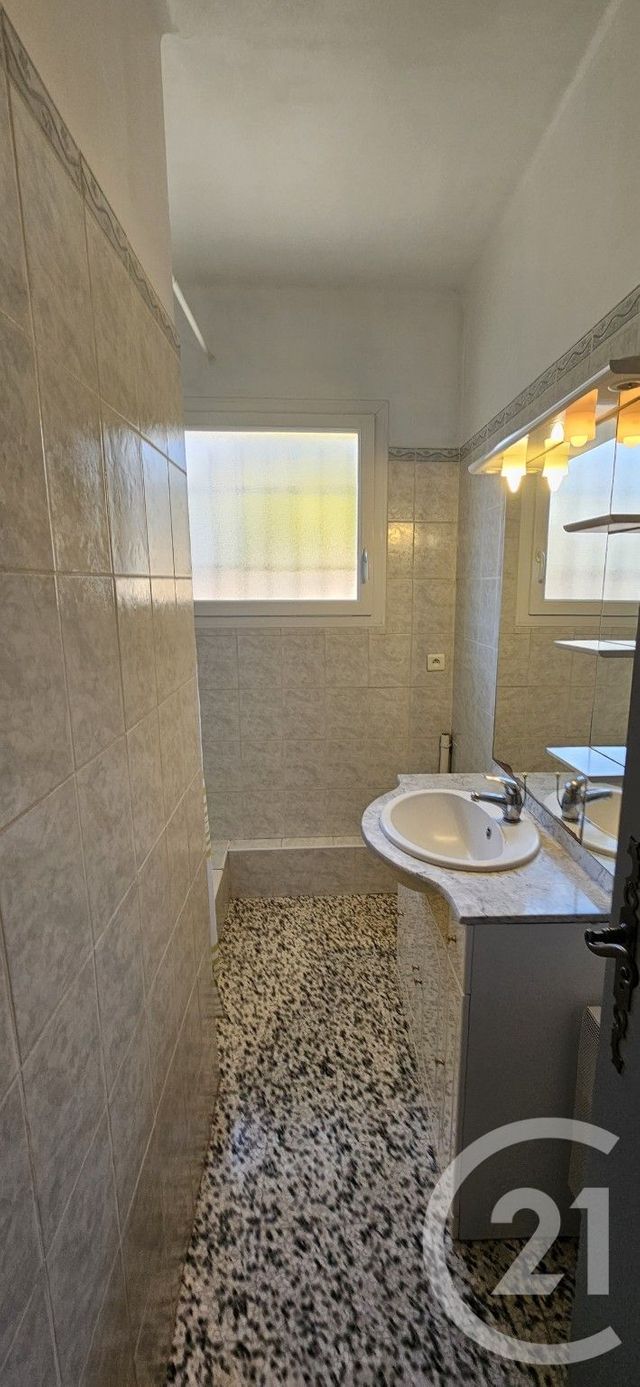 Appartement T3 à louer - 3 pièces - 58.94 m2 - FORCALQUIER - 04 - PROVENCE-ALPES-COTE-D-AZUR - Century 21 Provence Immobilier