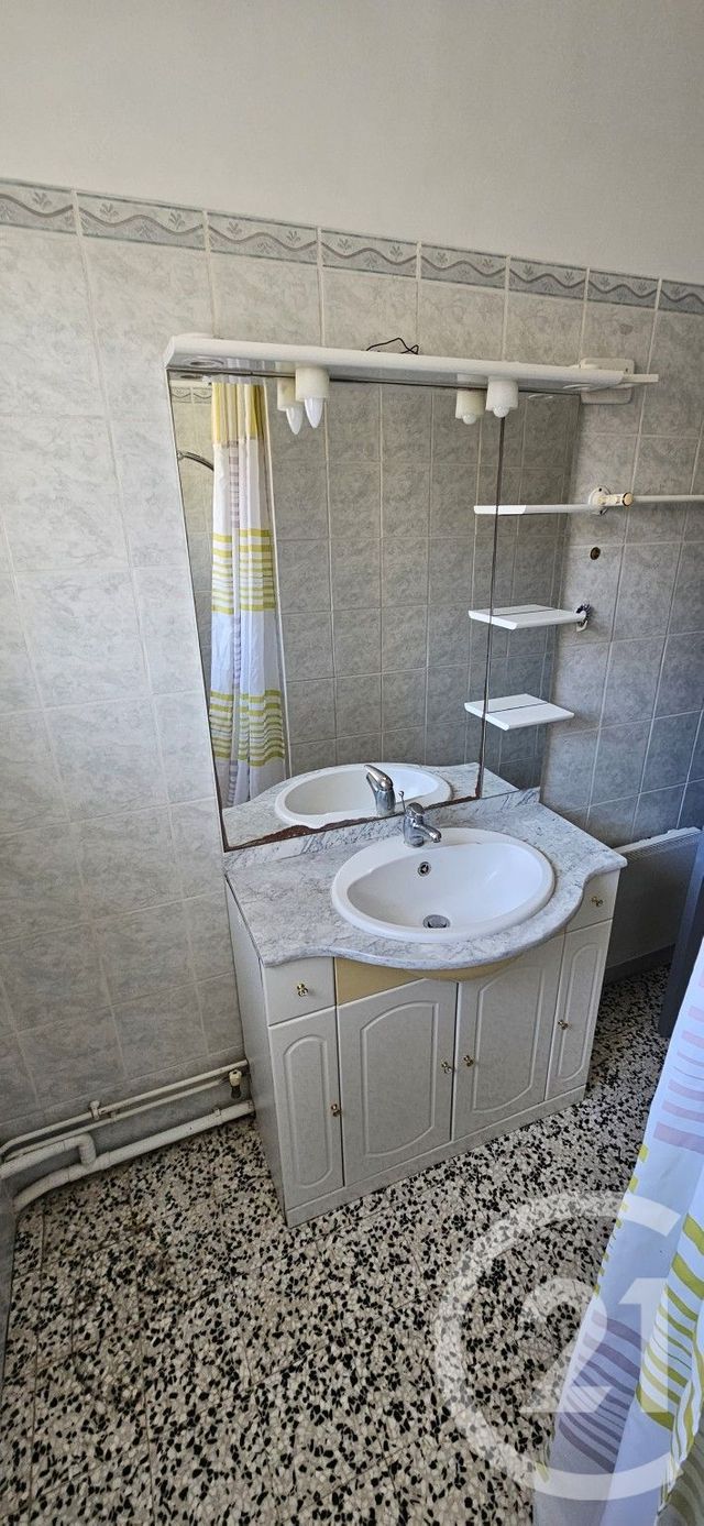 Appartement T3 à louer - 3 pièces - 58.94 m2 - FORCALQUIER - 04 - PROVENCE-ALPES-COTE-D-AZUR - Century 21 Provence Immobilier