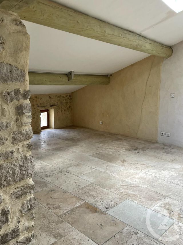 Appartement Loft à louer - 2 pièces - 37.34 m2 - REILLANNE - 04 - PROVENCE-ALPES-COTE-D-AZUR - Century 21 Provence Immobilier