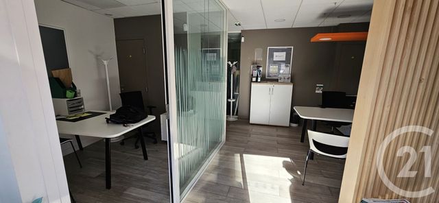 Appartement Local à louer - 1 pièce - 35.0 m2 - FORCALQUIER - 04 - PROVENCE-ALPES-COTE-D-AZUR - Century 21 Provence Immobilier