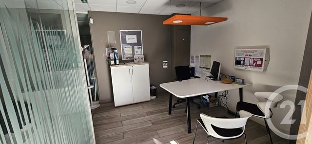 Appartement Local à louer - 1 pièce - 35.0 m2 - FORCALQUIER - 04 - PROVENCE-ALPES-COTE-D-AZUR - Century 21 Provence Immobilier