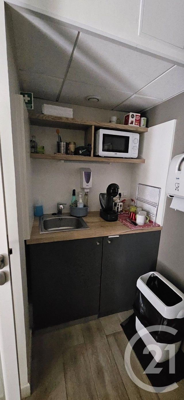 Appartement Local à louer - 1 pièce - 35.0 m2 - FORCALQUIER - 04 - PROVENCE-ALPES-COTE-D-AZUR - Century 21 Provence Immobilier