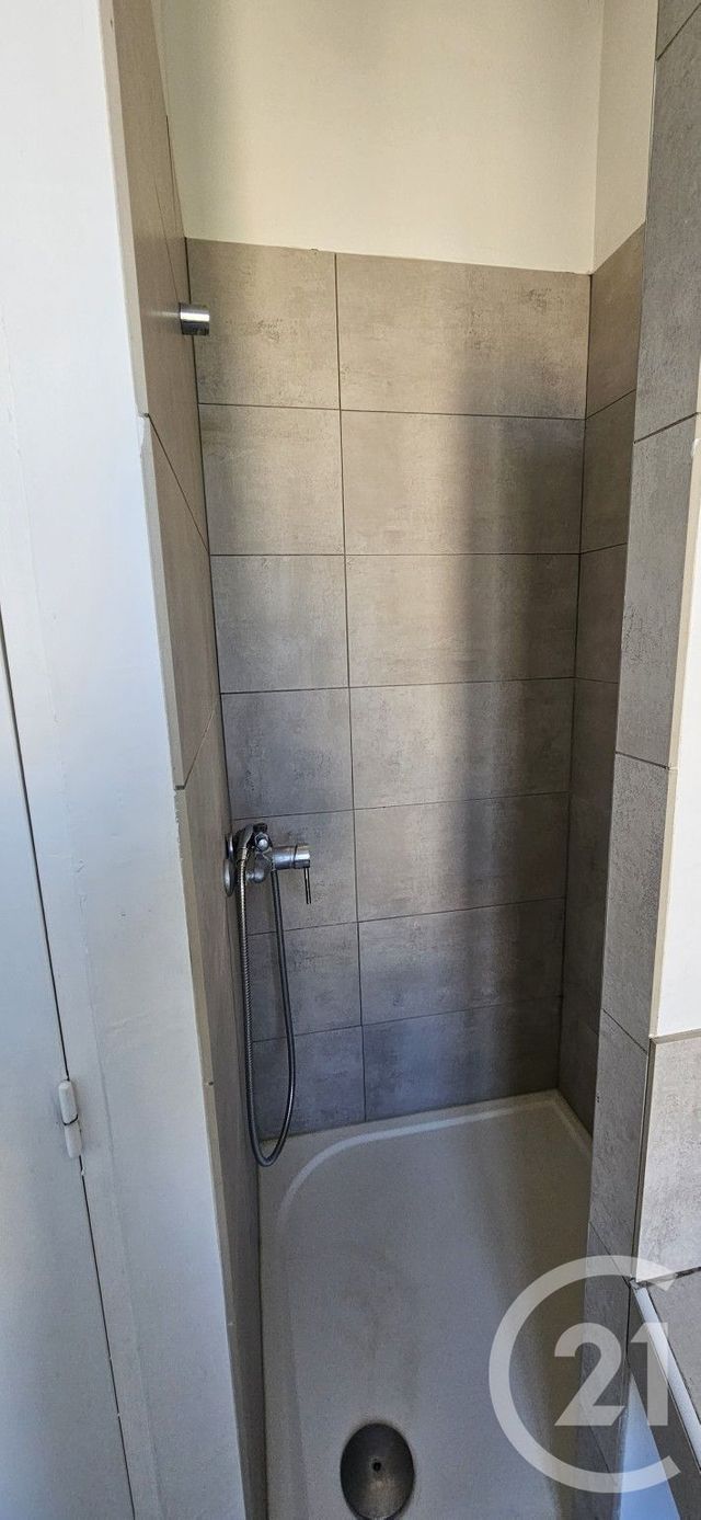 Appartement Studio à louer - 1 pièce - 25.49 m2 - FORCALQUIER - 04 - PROVENCE-ALPES-COTE-D-AZUR - Century 21 Provence Immobilier