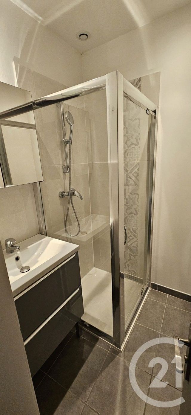 Appartement T2 à louer - 2 pièces - 35.55 m2 - MANE - 04 - PROVENCE-ALPES-COTE-D-AZUR - Century 21 Provence Immobilier