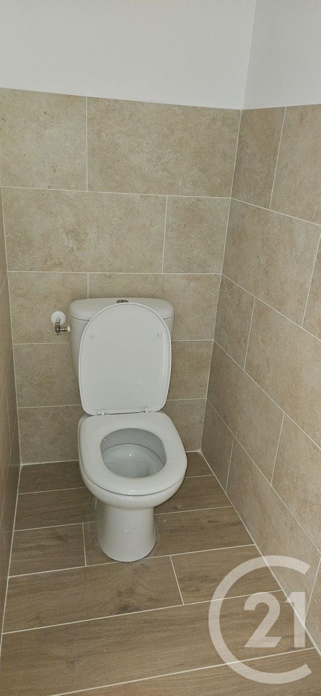 Appartement Studio à louer - 1 pièce - 27.07 m2 - FORCALQUIER - 04 - PROVENCE-ALPES-COTE-D-AZUR - Century 21 Provence Immobilier