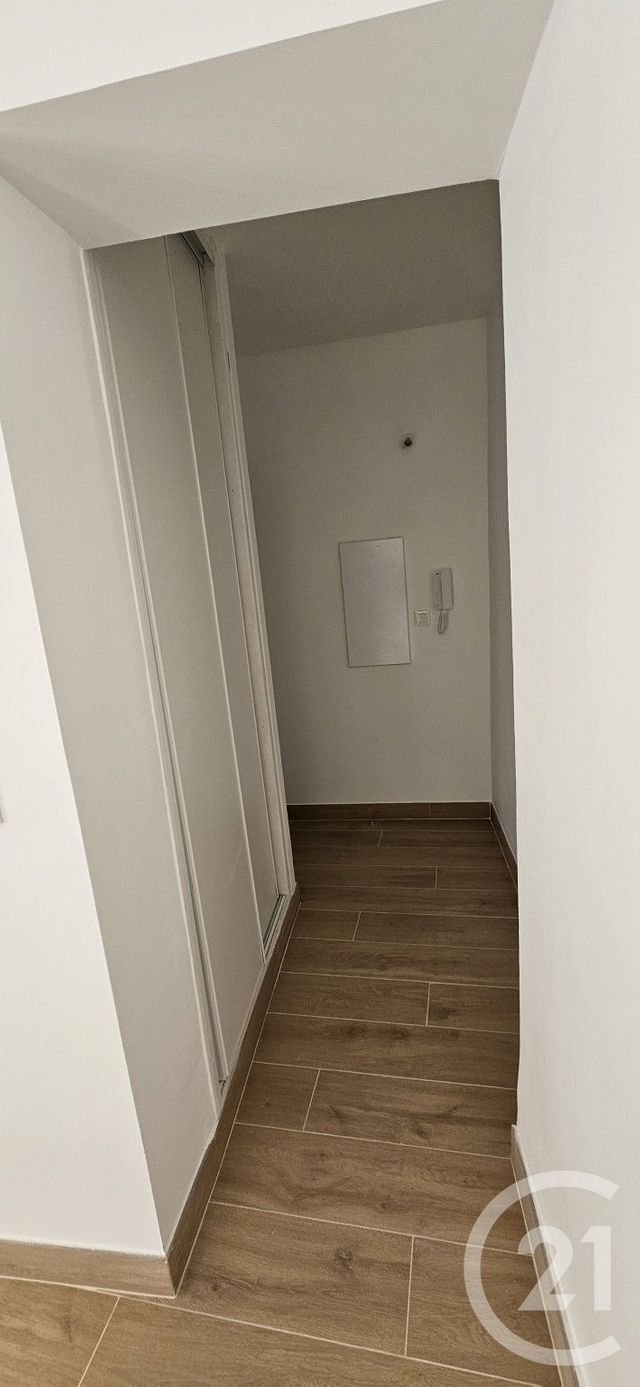 Appartement Studio à louer - 1 pièce - 27.07 m2 - FORCALQUIER - 04 - PROVENCE-ALPES-COTE-D-AZUR - Century 21 Provence Immobilier