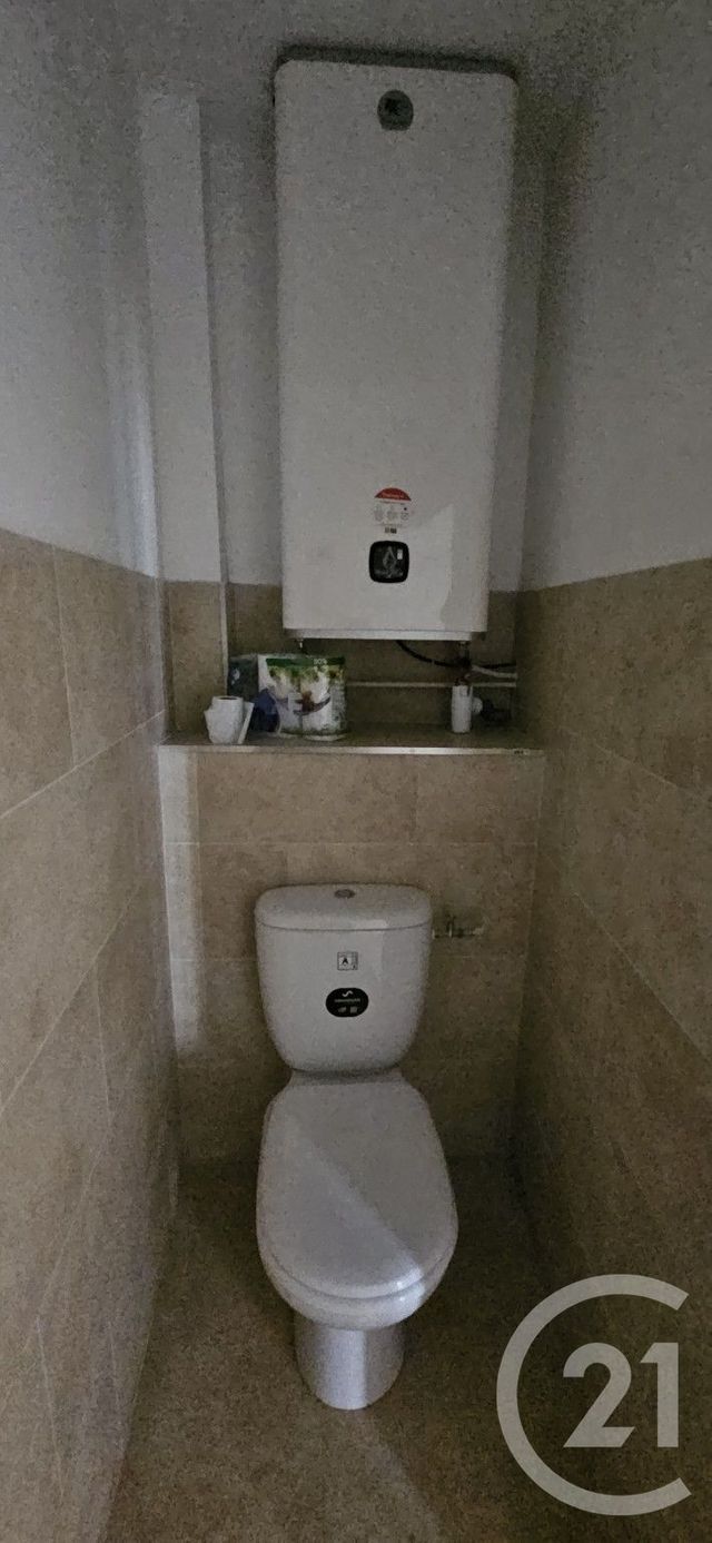 Appartement T2 à louer - 2 pièces - 39.52 m2 - FORCALQUIER - 04 - PROVENCE-ALPES-COTE-D-AZUR - Century 21 Provence Immobilier