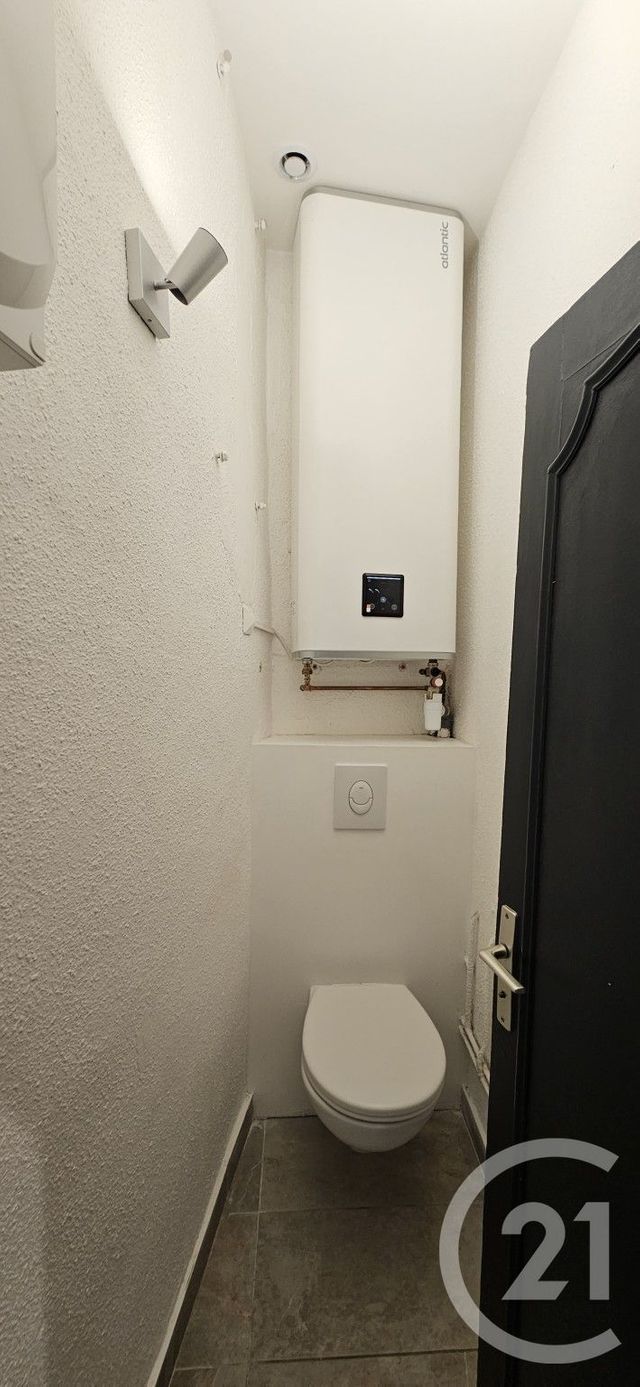 Appartement T3 à louer - 3 pièces - 52.7 m2 - FORCALQUIER - 04 - PROVENCE-ALPES-COTE-D-AZUR - Century 21 Provence Immobilier