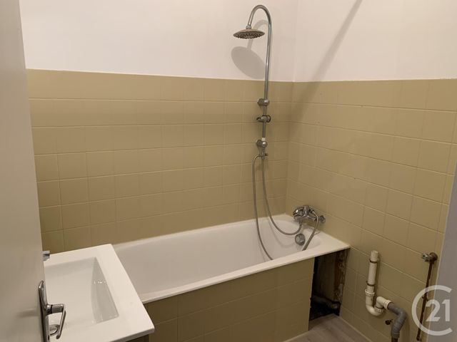 Appartement T2 à vendre - 2 pièces - 35.43 m2 - FORCALQUIER - 04 - PROVENCE-ALPES-COTE-D-AZUR - Century 21 Provence Immobilier