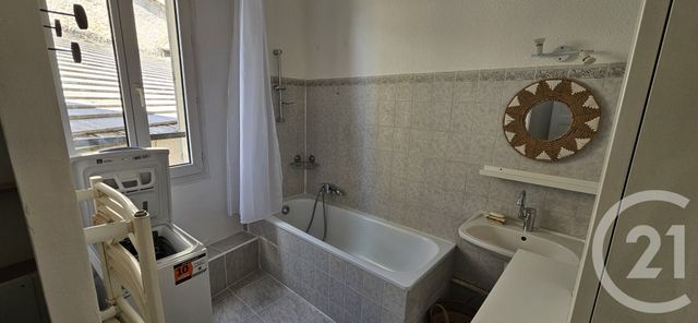 Appartement T3 à louer - 3 pièces - 52.68 m2 - FORCALQUIER - 04 - PROVENCE-ALPES-COTE-D-AZUR - Century 21 Provence Immobilier