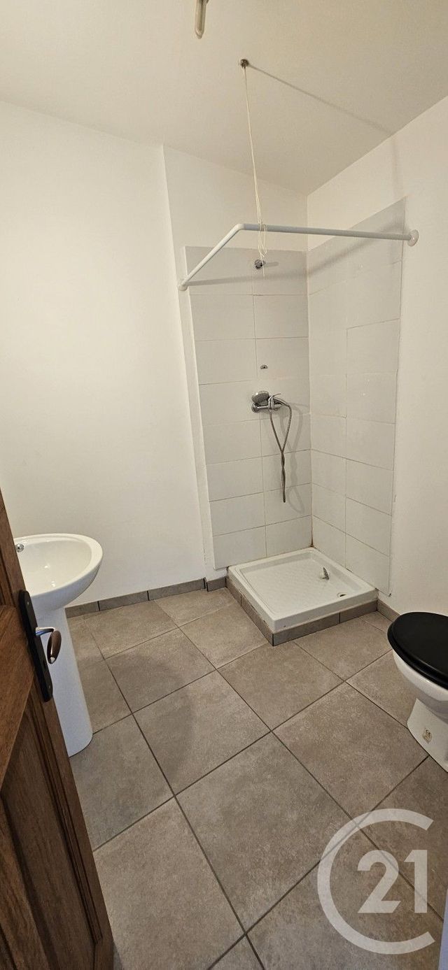 Appartement T2 à louer - 2 pièces - 49.0 m2 - FORCALQUIER - 04 - PROVENCE-ALPES-COTE-D-AZUR - Century 21 Provence Immobilier