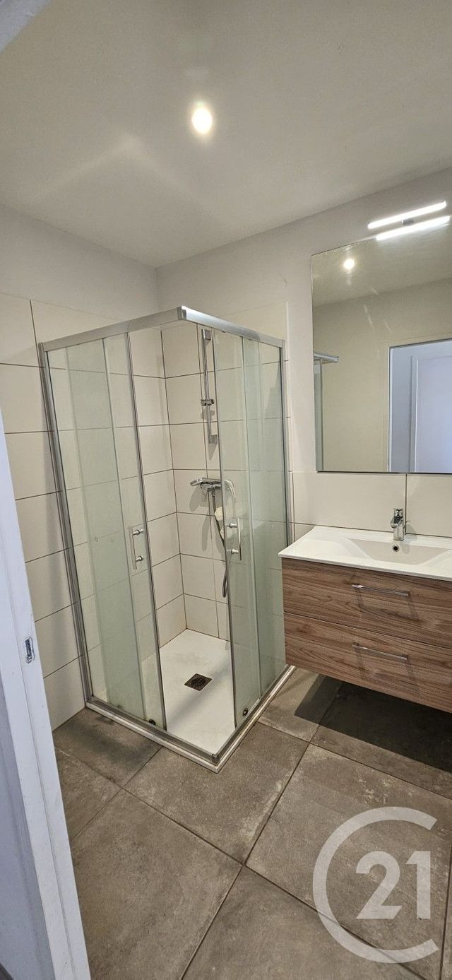 Appartement T2 à louer - 2 pièces - 49.5 m2 - REILLANNE - 04 - PROVENCE-ALPES-COTE-D-AZUR - Century 21 Provence Immobilier