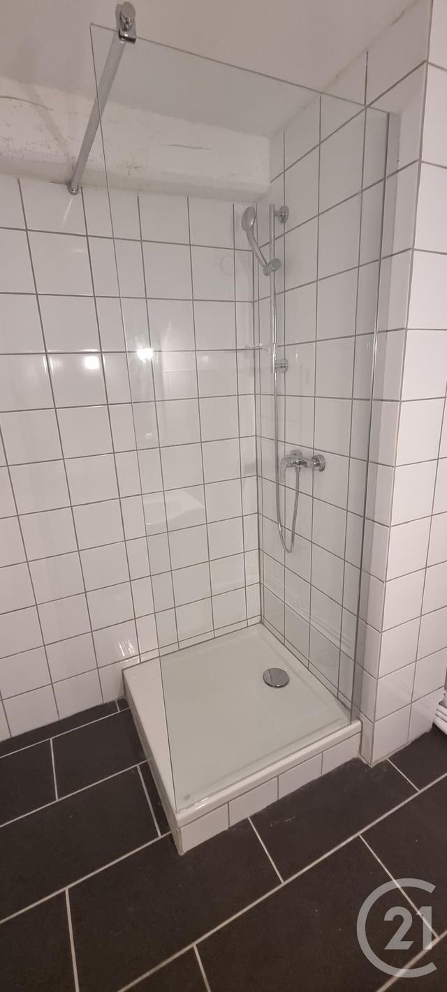 Appartement T2 à louer - 2 pièces - 50.77 m2 - ST MICHEL L OBSERVATOIRE - 04 - PROVENCE-ALPES-COTE-D-AZUR - Century 21 Provence Immobilier