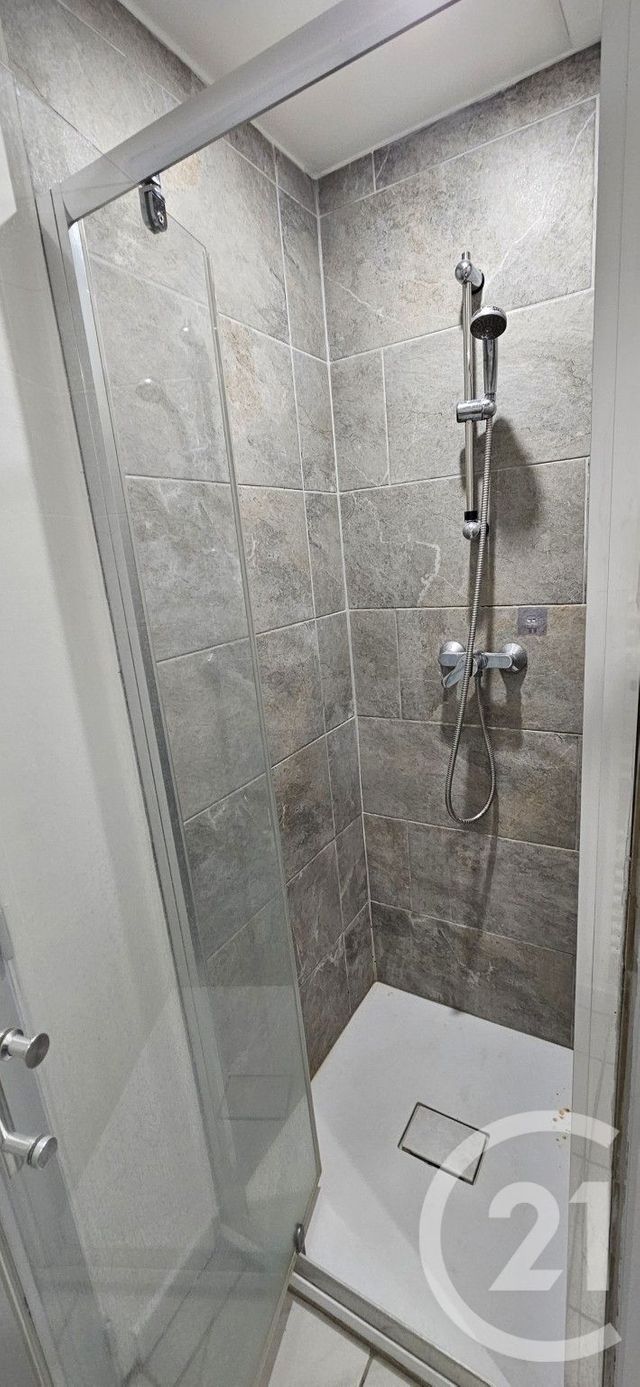 Appartement T2 à louer - 2 pièces - 51.67 m2 - ORAISON - 04 - PROVENCE-ALPES-COTE-D-AZUR - Century 21 Provence Immobilier