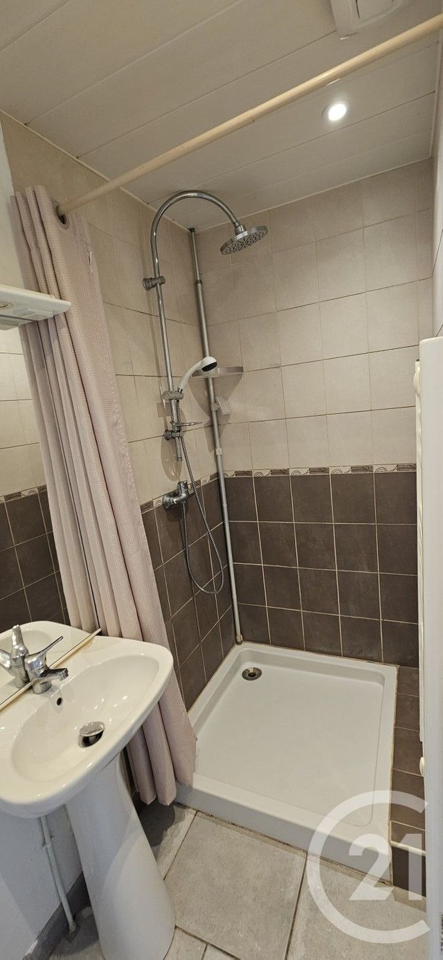 Appartement T2 à louer - 2 pièces - 43.19 m2 - ST MICHEL L OBSERVATOIRE - 04 - PROVENCE-ALPES-COTE-D-AZUR - Century 21 Provence Immobilier