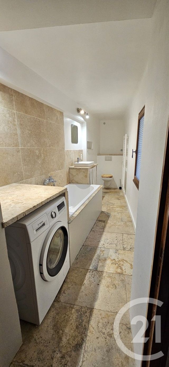 Appartement T2 à louer - 2 pièces - 49.0 m2 - FORCALQUIER - 04 - PROVENCE-ALPES-COTE-D-AZUR - Century 21 Provence Immobilier