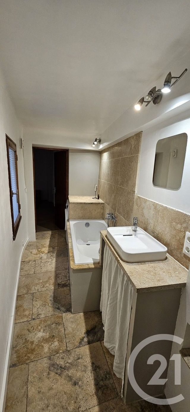 Appartement T2 à louer - 2 pièces - 49.0 m2 - FORCALQUIER - 04 - PROVENCE-ALPES-COTE-D-AZUR - Century 21 Provence Immobilier