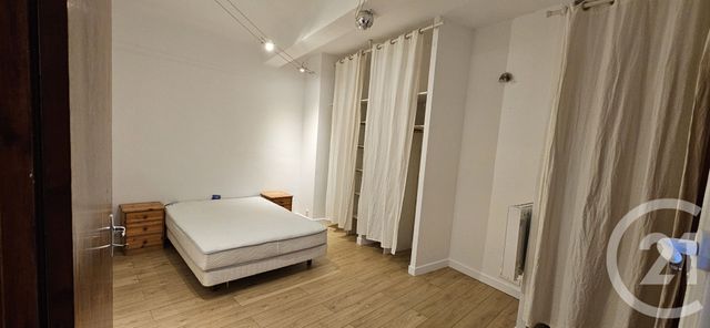 Appartement T2 à louer - 2 pièces - 49.0 m2 - FORCALQUIER - 04 - PROVENCE-ALPES-COTE-D-AZUR - Century 21 Provence Immobilier