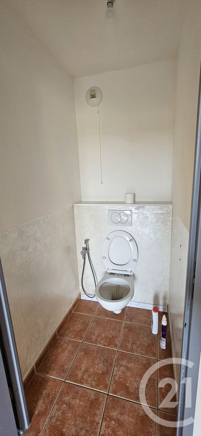 Appartement à louer - 3 pièces - 63.52 m2 - FORCALQUIER - 04 - PROVENCE-ALPES-COTE-D-AZUR - Century 21 Provence Immobilier