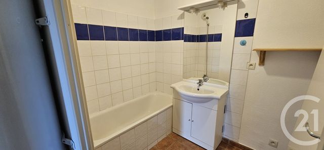 Appartement à louer - 3 pièces - 63.52 m2 - FORCALQUIER - 04 - PROVENCE-ALPES-COTE-D-AZUR - Century 21 Provence Immobilier