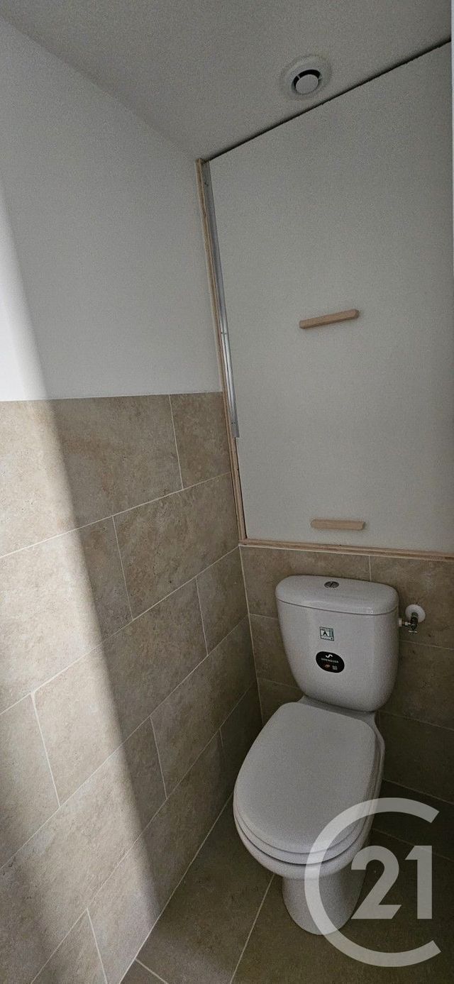 Appartement T3 à louer - 3 pièces - 54.19 m2 - FORCALQUIER - 04 - PROVENCE-ALPES-COTE-D-AZUR - Century 21 Provence Immobilier
