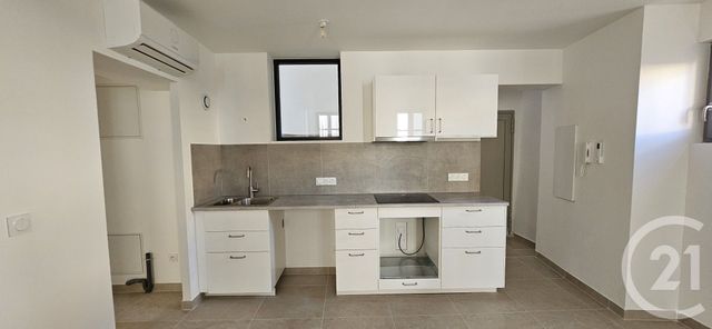 Appartement T3 à louer - 3 pièces - 54.19 m2 - FORCALQUIER - 04 - PROVENCE-ALPES-COTE-D-AZUR - Century 21 Provence Immobilier